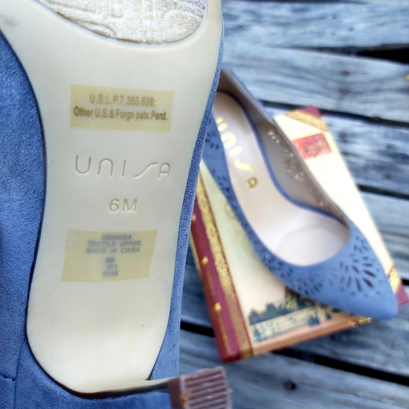 Super Deal Buy One Pair Size 6 Get Other Free Unisa Pumps - Picture 8 of 16